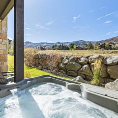 Greg's Canyons Home Walk Ski Lift Private Hot Tub