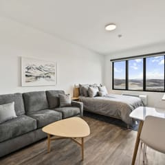 New! Lux Studio Lake Views | Trails & Adventure | Free shuttle to Gondola