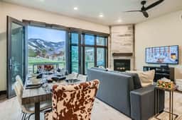 Blackstone Majesty | Luxury & Ski Vibes