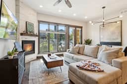Modern Mountain Escape at Blackstone Walk to PCMR!