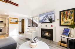 Free shuttle, Only minutes to Ski, Canyons Resort