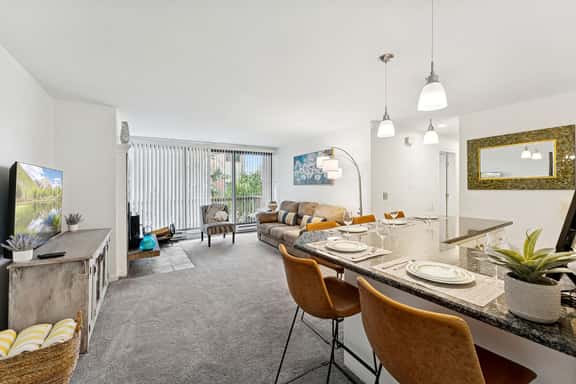 Silvertown Powder Pad-on Park Ave, Steps to Slopes, Shops and Dining! - Image 1