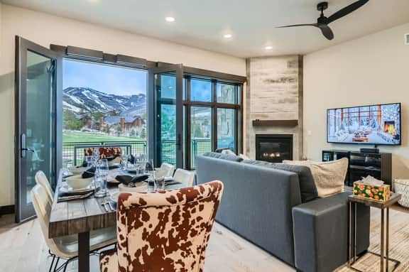 Blackstone Majesty | Luxury & Ski Vibes