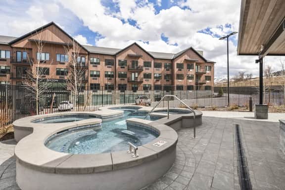 New! Luxe Studio + Patio | Trails, Lake & Adventure | Free shuttle to Gondola