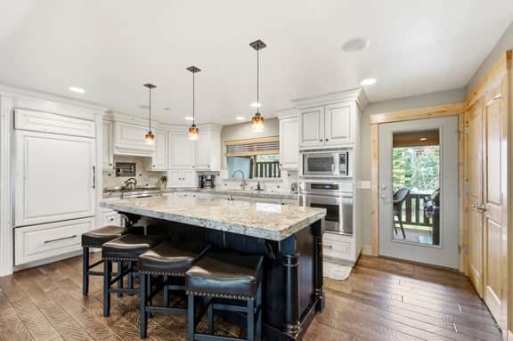 Family Friendly Townhouse with Private Hot Tub - Image 2