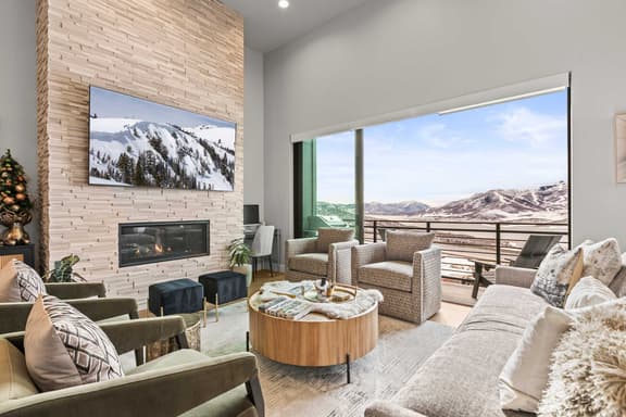 NEW! Breathtaking Views from Every Room/Fireplace