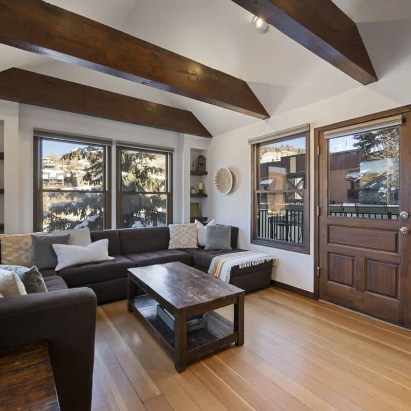 Charming Chalet in Old Town & Pet Friendly