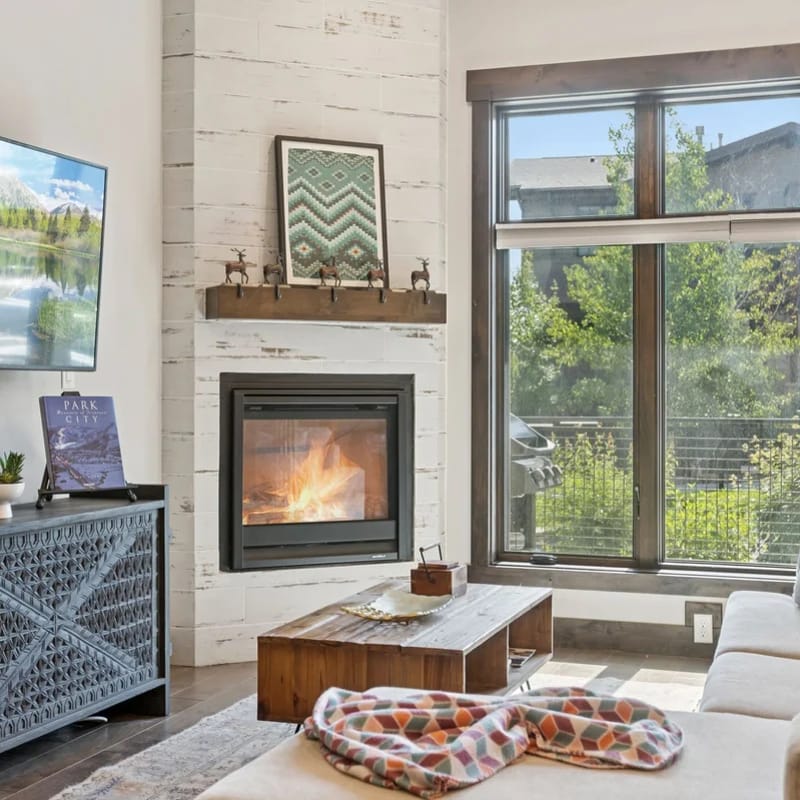 Modern Mountain Escape at Blackstone Walk to PCMR!