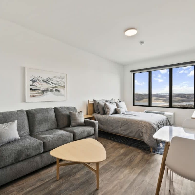 New! Lux Studio Lake Views | Trails & Adventure | Free shuttle to Gondola